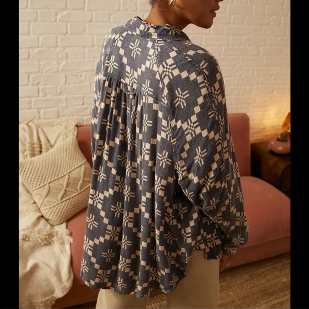BDG UO Keanu Drapey Flannel Button Down Shirt Geometric Diamond Blue XS - Picture 2 of 11